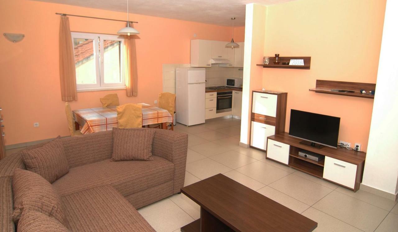 Apartment Urem 비오그라드나모루 외부 사진
